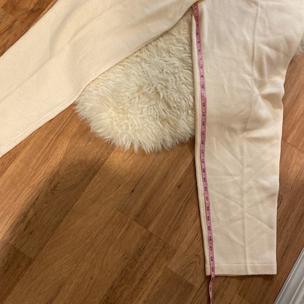 St. John Knitwear Pleated Santana Knit Pants Cream EUC Sz 8 Stretchy Classic - Picture 13 of 14